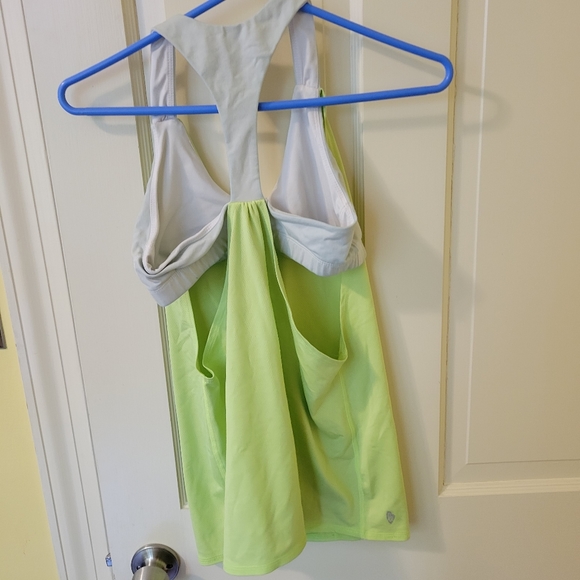 Work out tank top with built in bra - Picture 2 of 2